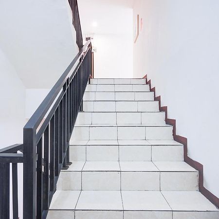 Hotel O Rappocini Near Rsia Paramount Макасар Екстериор снимка