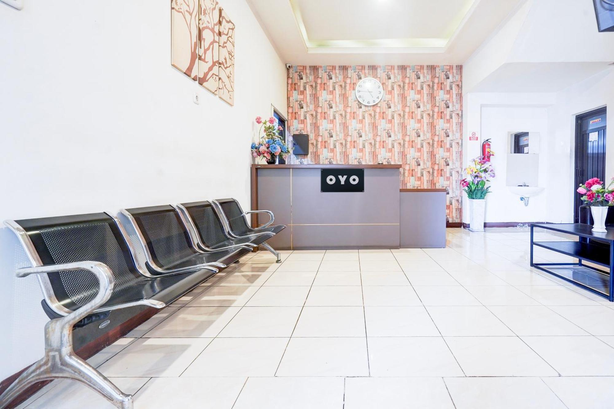 Hotel O Rappocini Near Rsia Paramount Макасар Екстериор снимка